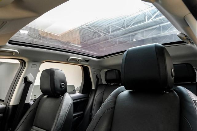 Photo of 2022 Gray Land Rover Discovery Sport
