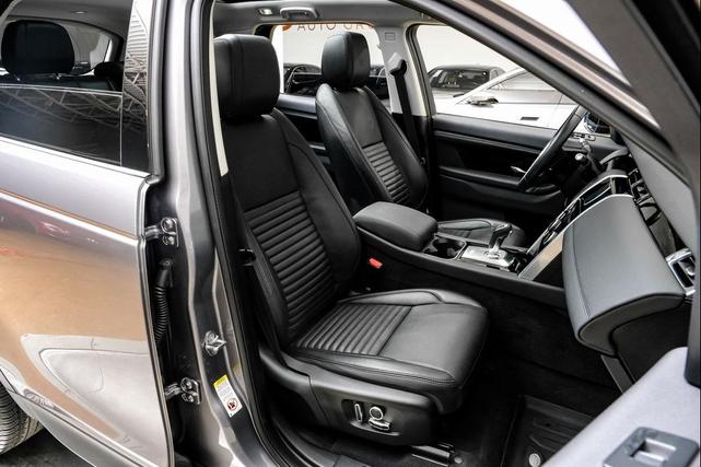 Photo of 2022 Gray Land Rover Discovery Sport