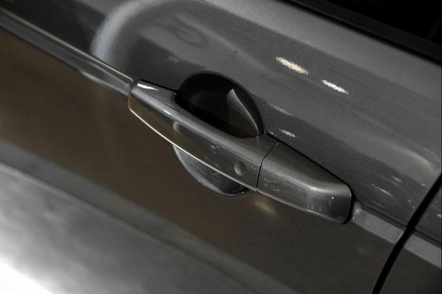 Photo of 2022 Gray Land Rover Discovery Sport