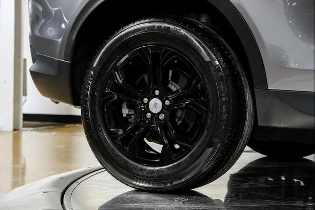 Photo of 2022 Gray Land Rover Discovery Sport