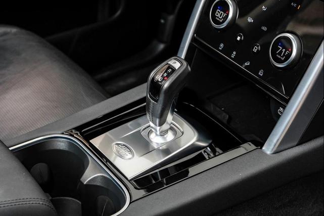 Photo of 2022 Gray Land Rover Discovery Sport