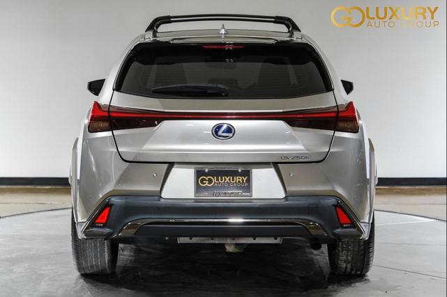 Photo of 2022 Silver Lexus UX 250h