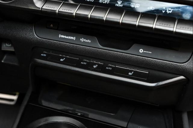 Photo of 2022 Silver Lexus UX 250h