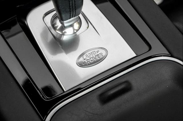 Photo of 2022 Lantau Bronze Metallic Land Rover Discovery Sport