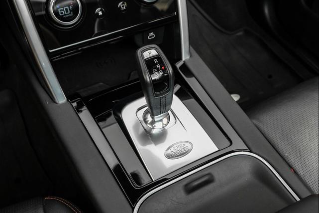 Photo of 2022 Lantau Bronze Metallic Land Rover Discovery Sport