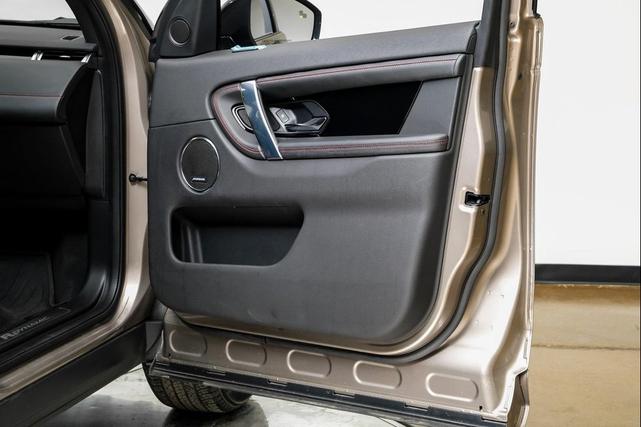Photo of 2022 Lantau Bronze Metallic Land Rover Discovery Sport
