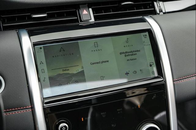 Photo of 2022 Lantau Bronze Metallic Land Rover Discovery Sport