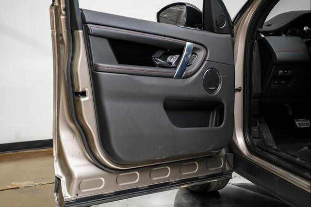 Photo of 2022 Lantau Bronze Metallic Land Rover Discovery Sport