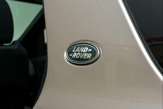 Photo of 2022 Lantau Bronze Metallic Land Rover Discovery Sport