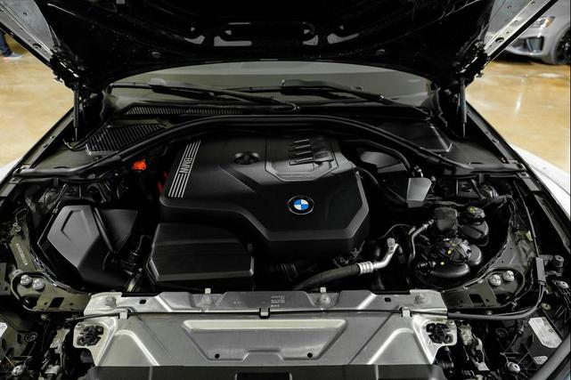 Photo of 2024 Black Sapphire Metallic BMW 330