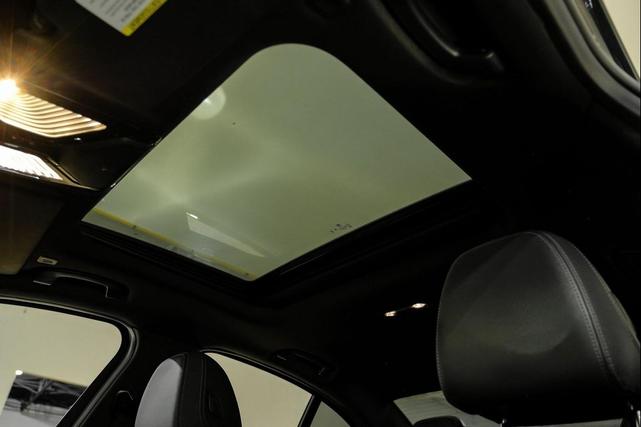 Photo of 2024 Black Sapphire Metallic BMW 330