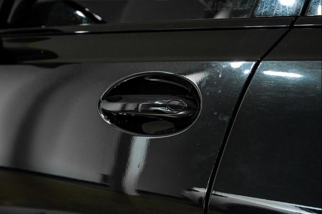 Photo of 2024 Black Sapphire Metallic BMW 330