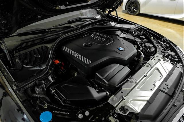 Photo of 2024 Black Sapphire Metallic BMW 330