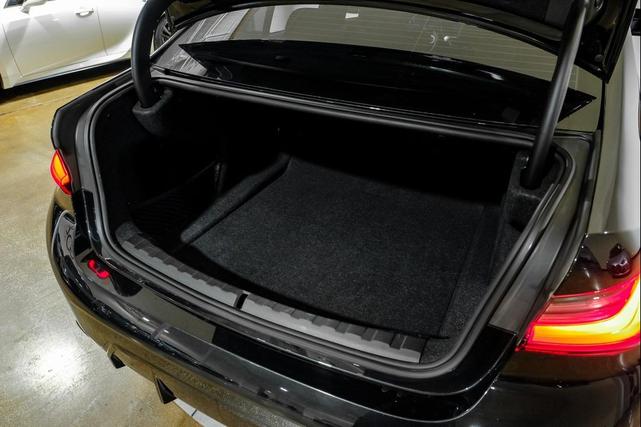 Photo of 2024 Black Sapphire Metallic BMW 330