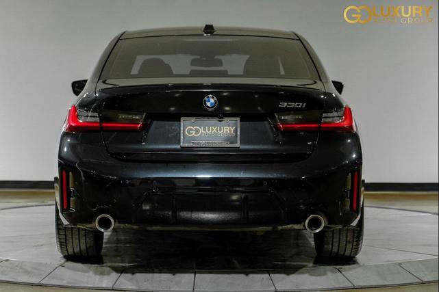 Photo of 2024 Black Sapphire Metallic BMW 330