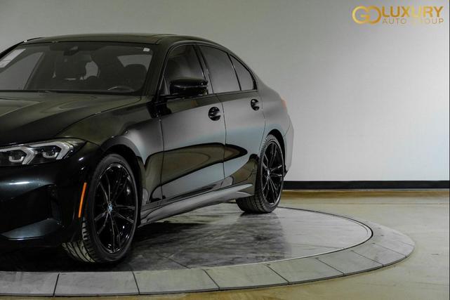 Photo of 2024 Black Sapphire Metallic BMW 330