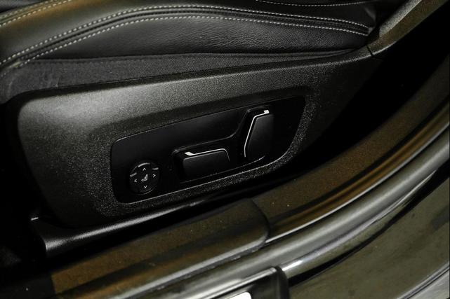 Photo of 2024 Black Sapphire Metallic BMW 330