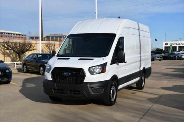Photo of 2023 white Ford Transit-250