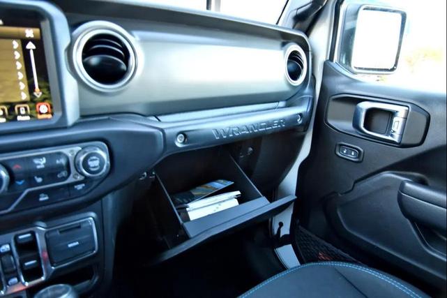 Photo of 2023 White Jeep Wrangler 4xe