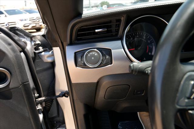 Photo of 2022 Silver Ford Mustang