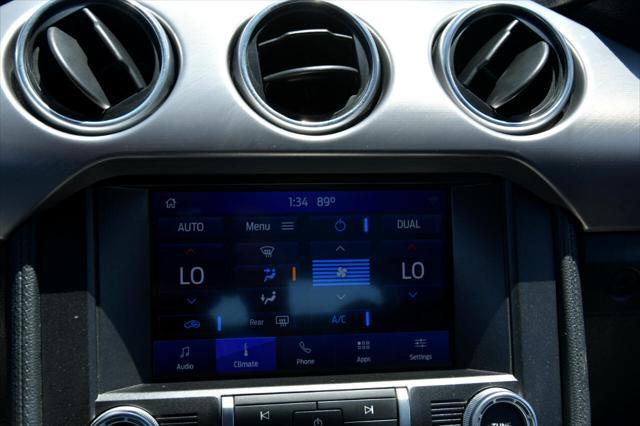 Photo of 2022 Silver Ford Mustang