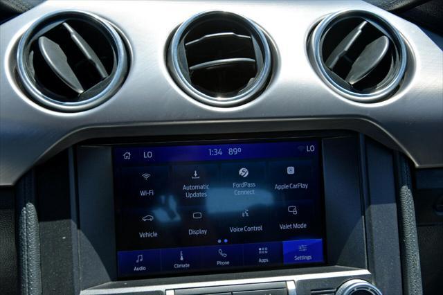 Photo of 2022 Silver Ford Mustang