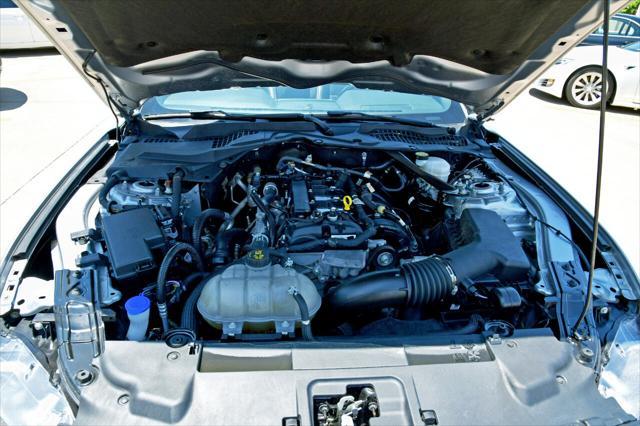 Photo of 2022 Silver Ford Mustang