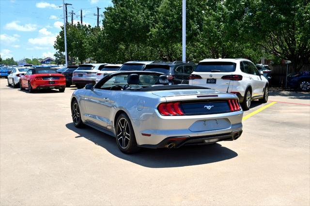Photo of 2022 Silver Ford Mustang