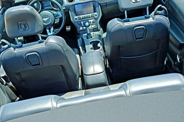 Photo of 2022 Silver Ford Mustang