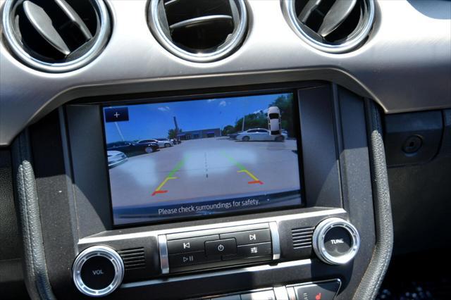 Photo of 2022 Silver Ford Mustang