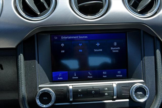 Photo of 2022 Silver Ford Mustang