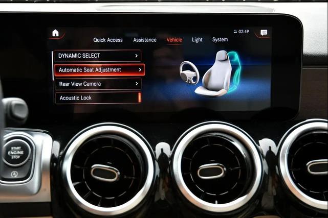 Photo of 2022 Red Mercedes-Benz GLB 250