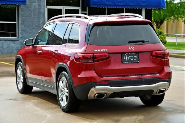 Photo of 2022 Red Mercedes-Benz GLB 250