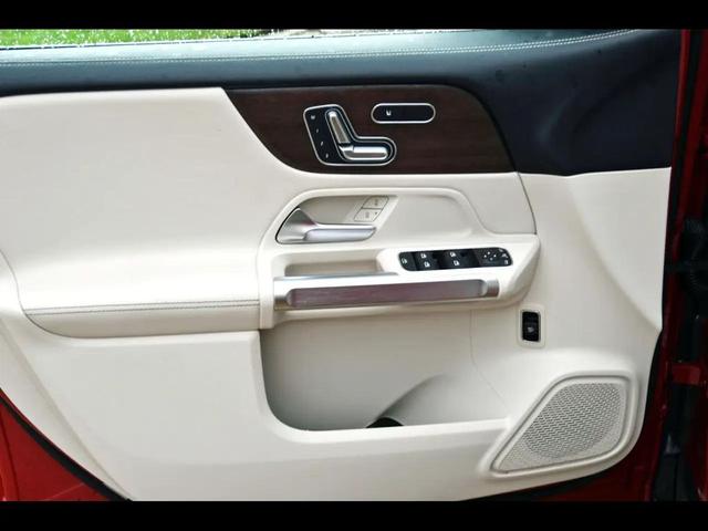 Photo of 2022 Red Mercedes-Benz GLB 250