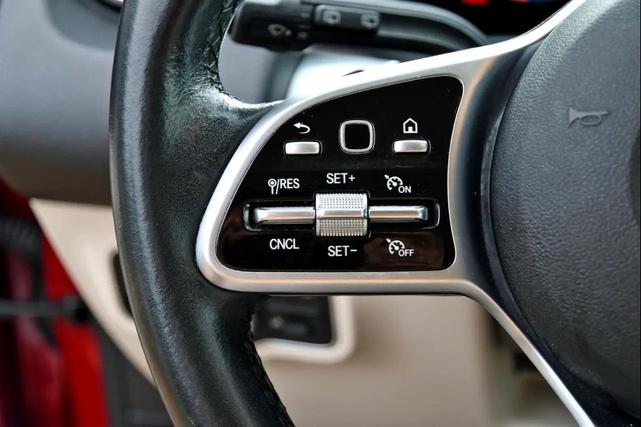 Photo of 2022 Red Mercedes-Benz GLB 250