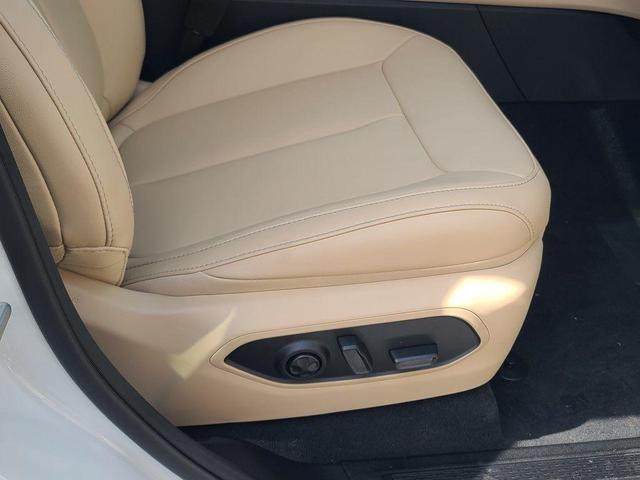 Photo of 2025 Bright White Clearcoat Jeep Grand Cherokee L