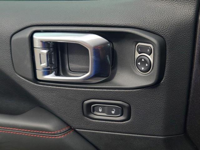 Photo of 2025 Granite Crystal Metallic Clearcoat Jeep Wrangler