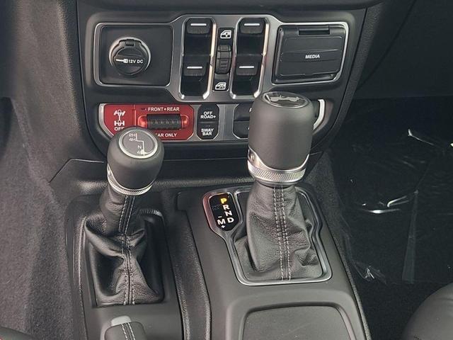 Photo of 2025 Granite Crystal Metallic Clearcoat Jeep Wrangler