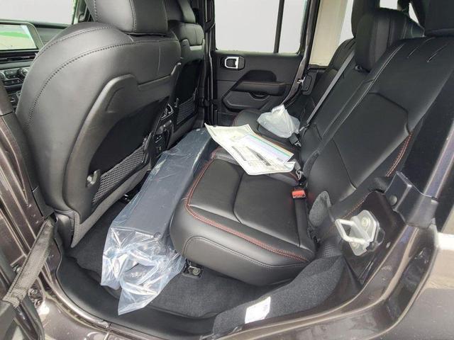 Photo of 2025 Granite Crystal Metallic Clearcoat Jeep Wrangler