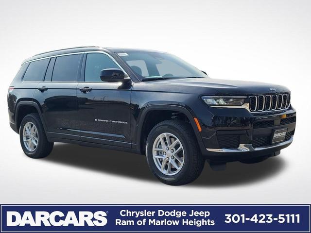 Photo of 2025 Diamond Black Crystal Pearlcoat Jeep Grand Cherokee L