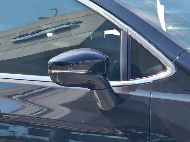 Photo of 2025 Diamond Black Crystal Pearlcoat Chrysler Pacifica