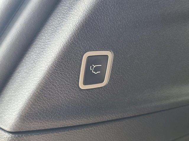 Photo of 2025 Diamond Black Crystal Pearlcoat Chrysler Pacifica