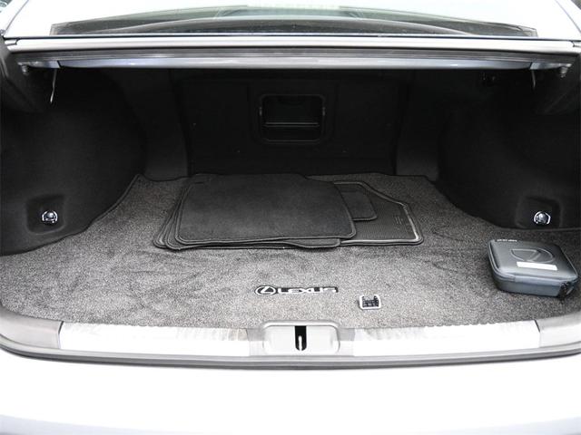 Photo of 2023 Iridium Lexus ES 350