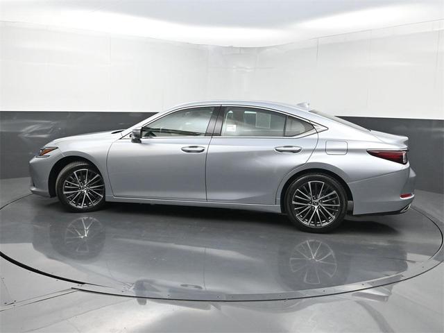 Photo of 2023 Iridium Lexus ES 350