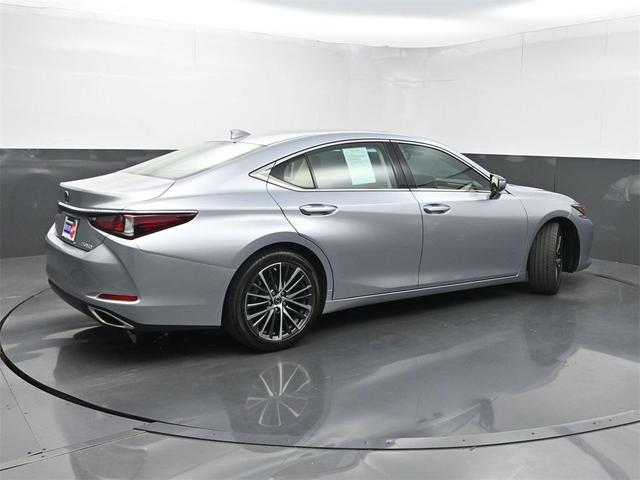 Photo of 2023 Iridium Lexus ES 350