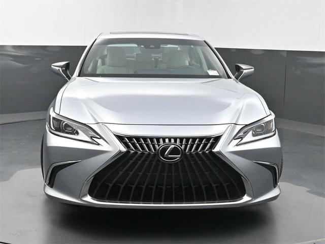 Photo of 2023 Iridium Lexus ES 350