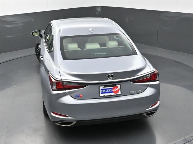 Photo of 2023 Iridium Lexus ES 350
