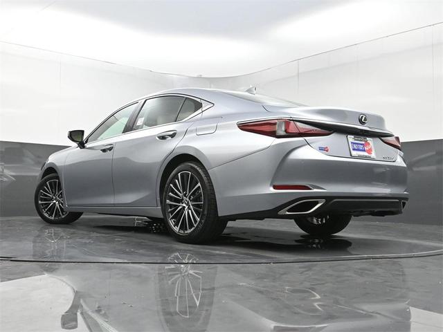 Photo of 2023 Iridium Lexus ES 350