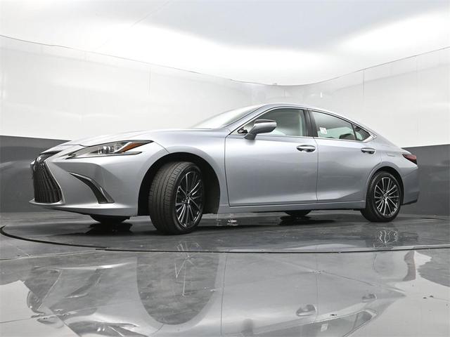 Photo of 2023 Iridium Lexus ES 350
