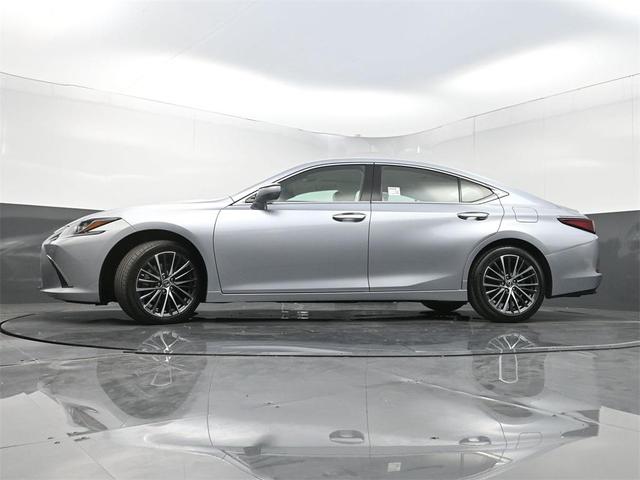 Photo of 2023 Iridium Lexus ES 350